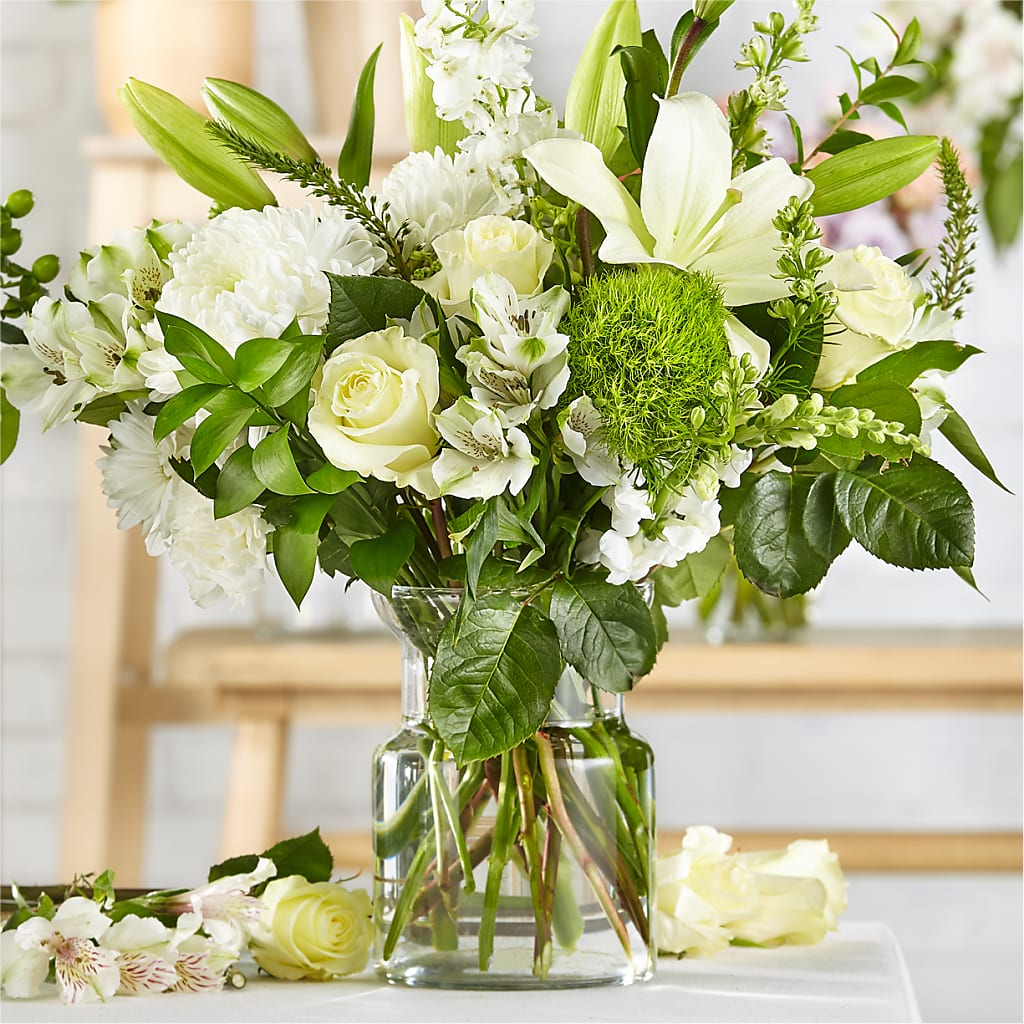 Classic Ivory – A Florist Original – Nacogdoches Floral Company, Nacogdoches TX